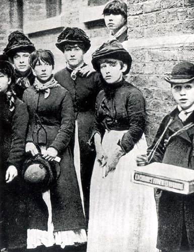 1888年、マッチ工場で働く少女たち