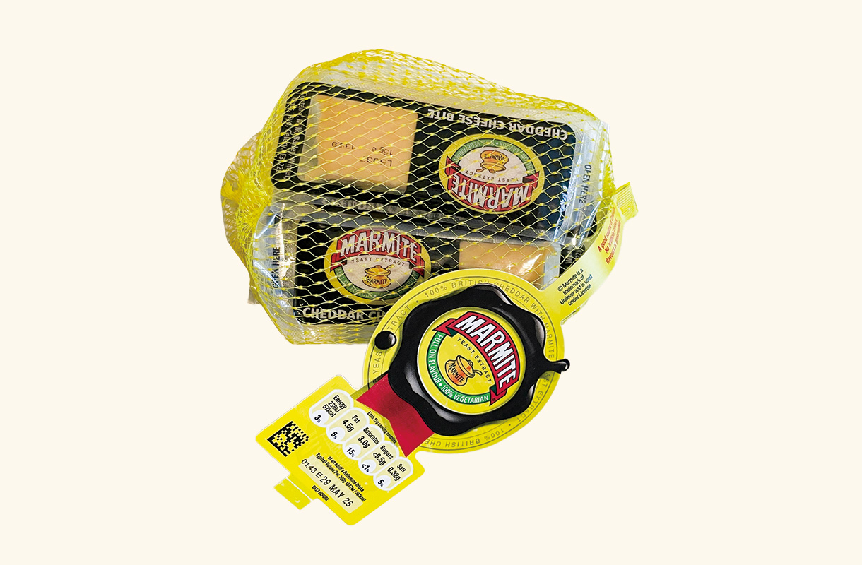 Marmite Cheddar Cheese Bites 75g