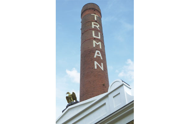 トルーマン醸造所（1666～1989年）の煙突は同地区のシンボル