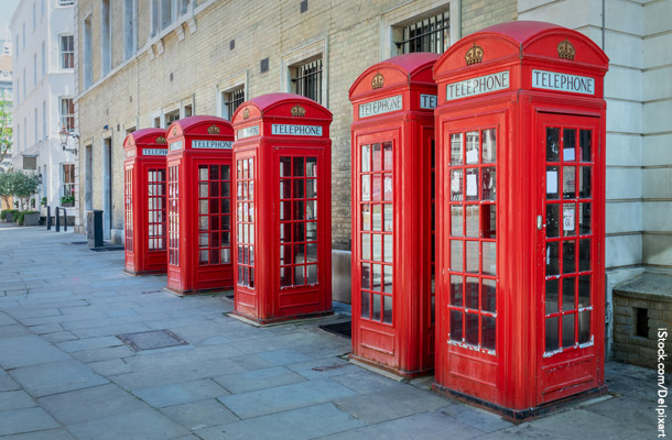 赤い電話ボックス